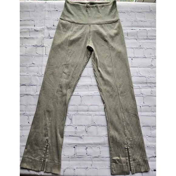 Nike Ribbed Flare Leggings Women’s Size M Olive Green High Waist Pants Pre-Owned - Picture 1 of 9